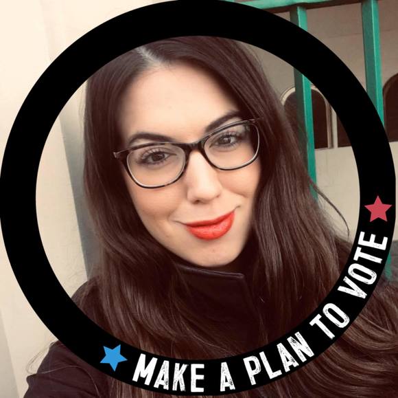 Poshmark profile picture for @skole